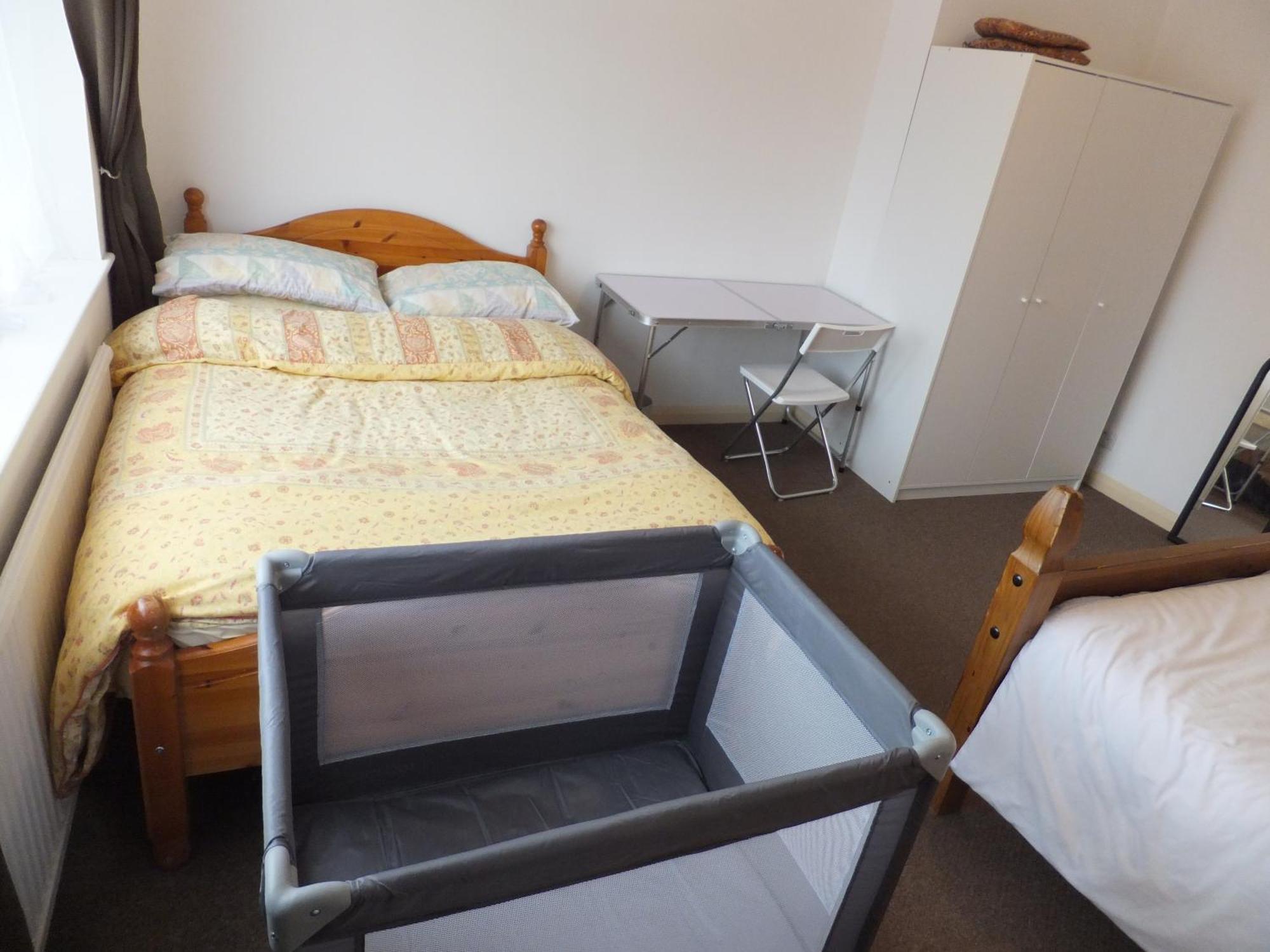 Many Worlds Meet - Eurostar, Wimbledon 30 Mins, Central London, Gatwick 15 Mins - Spacious, Sleeps Up To 16 Plus Cot - Free Wifi, Parking - Next To Lloyd Park, Great For Families, Walkers, Relocators - Ideal For Contractors London Borough of London Borough of Croydon Exteriör bild